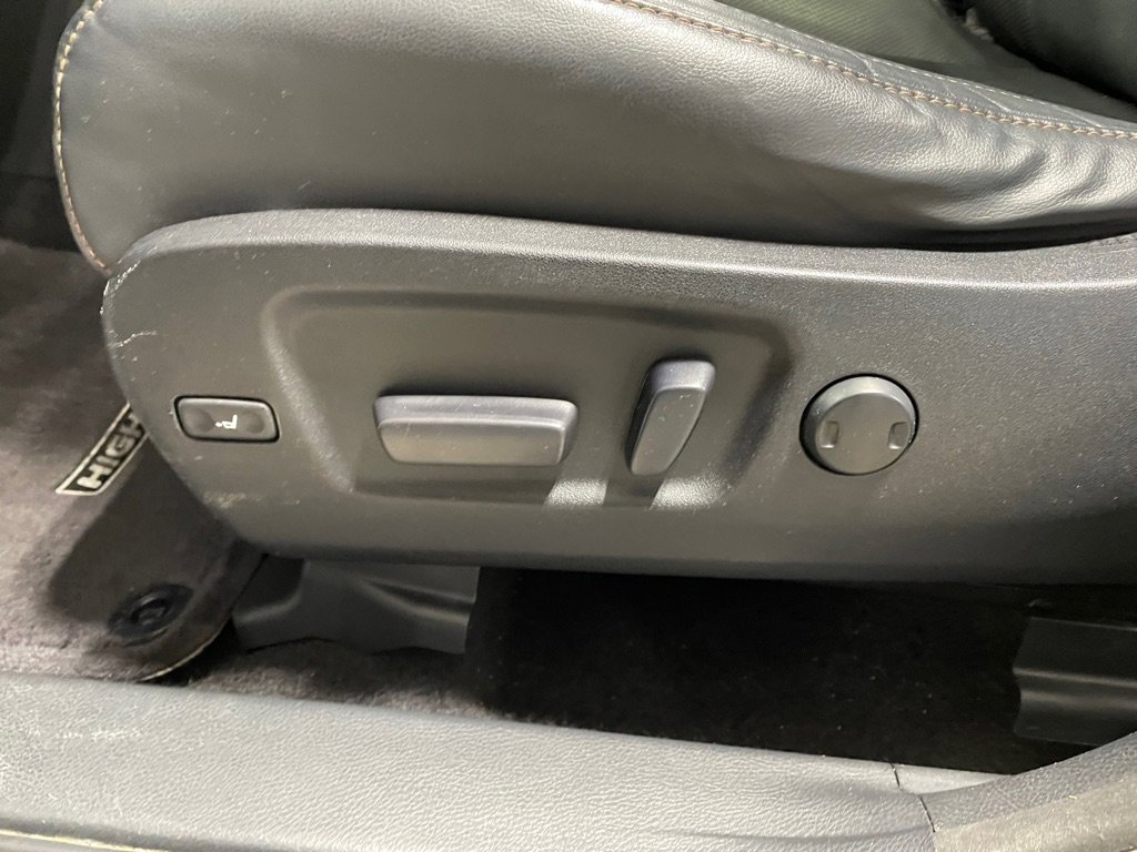 Used 2016 Toyota Highlander Limited Platinum image 10