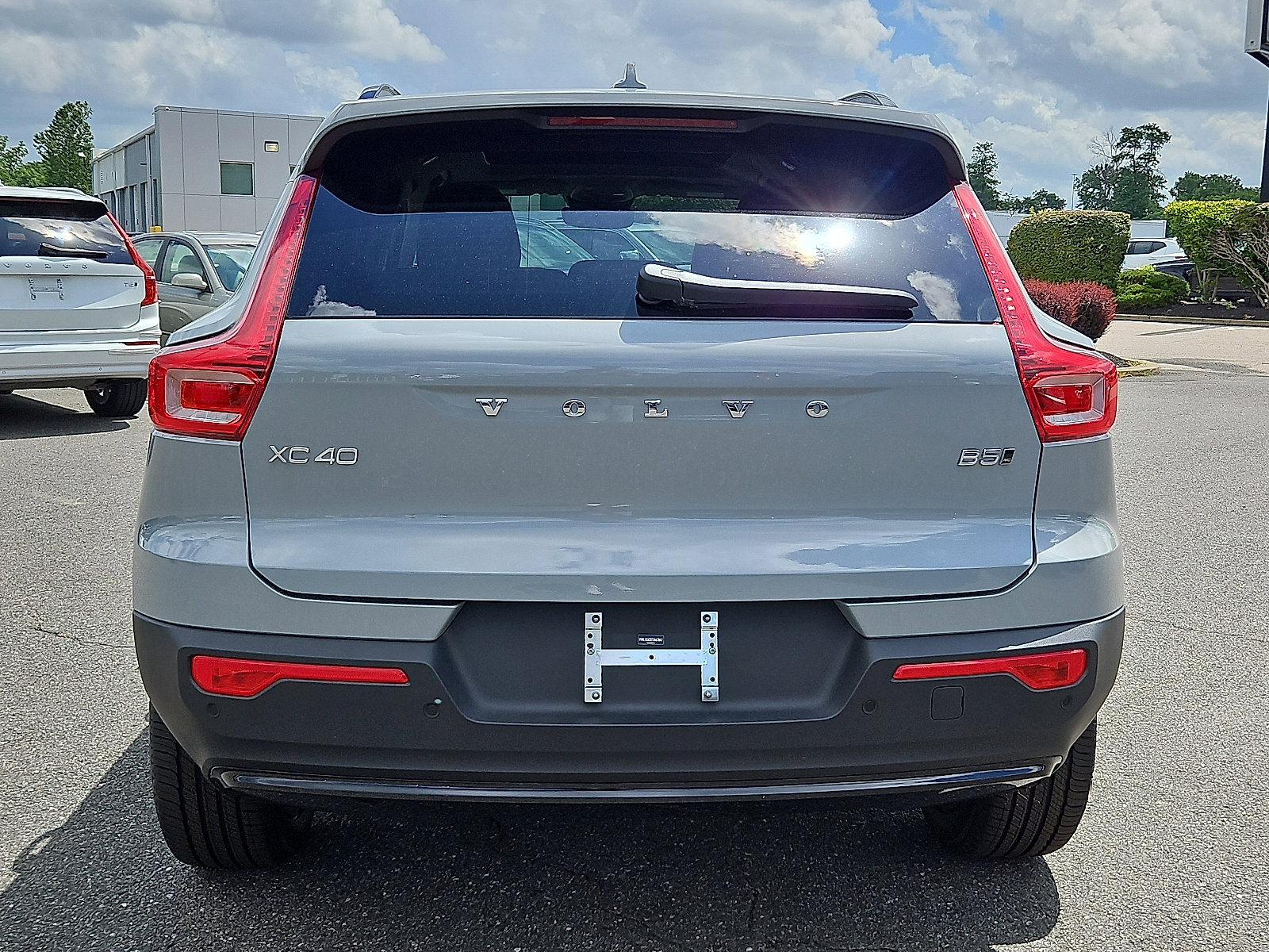 New 2026 Volvo XC40 B5 Plus w/ Protection Package Premier AWD/4WD image 5