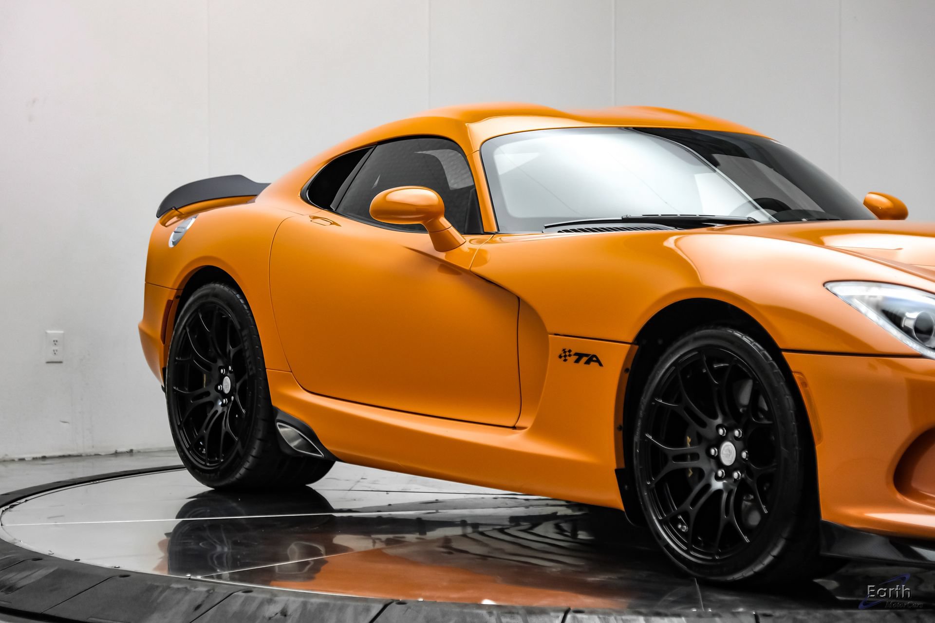 Used 2014 SRT Viper SRT-10 RWD image 30