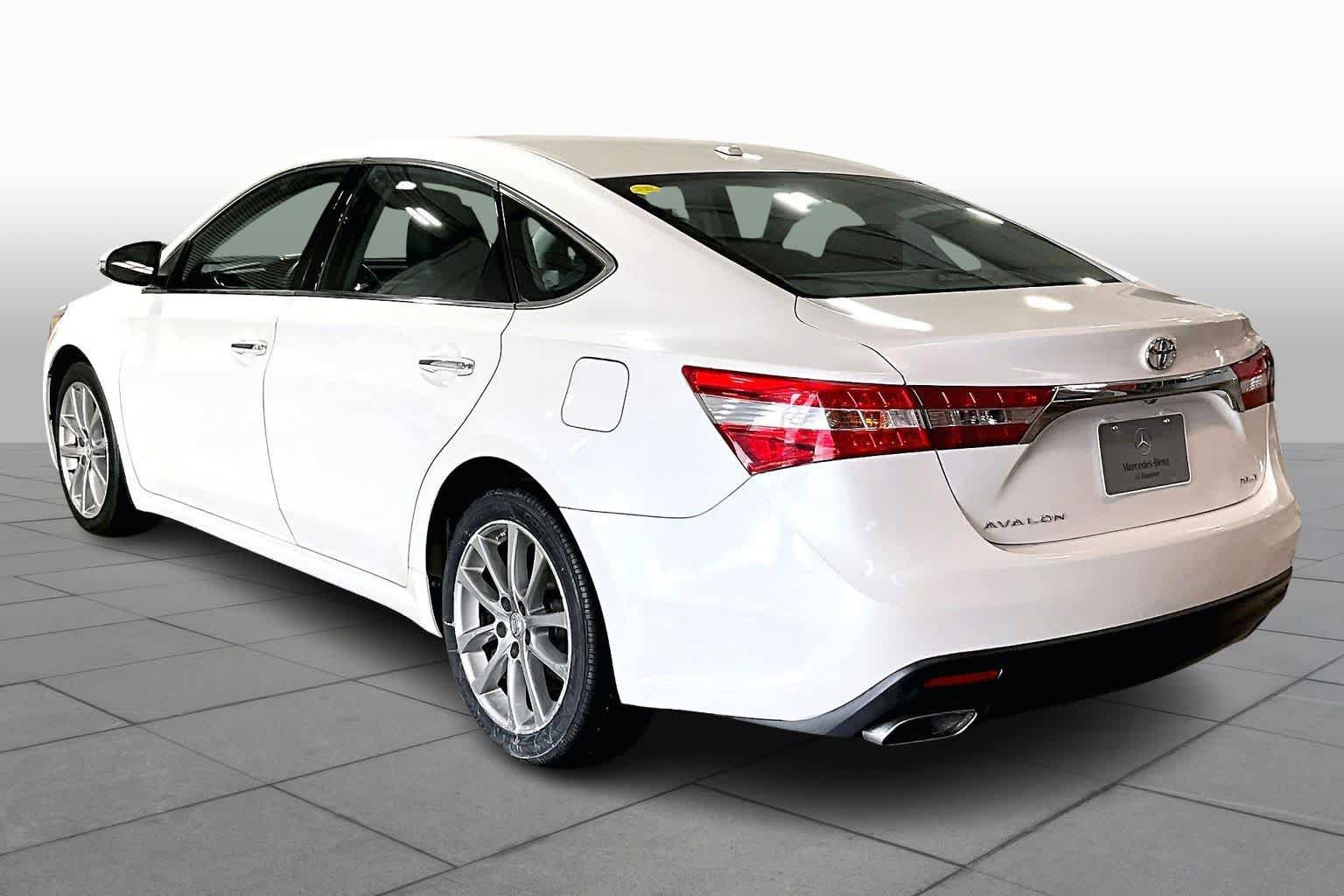 Used 2014 Toyota Avalon XLE Touring image 12