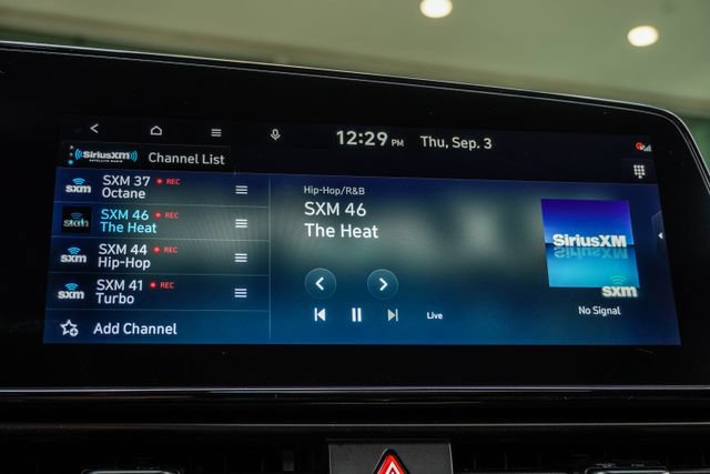 Certified 2025 Hyundai Elantra SEL FWD image 33