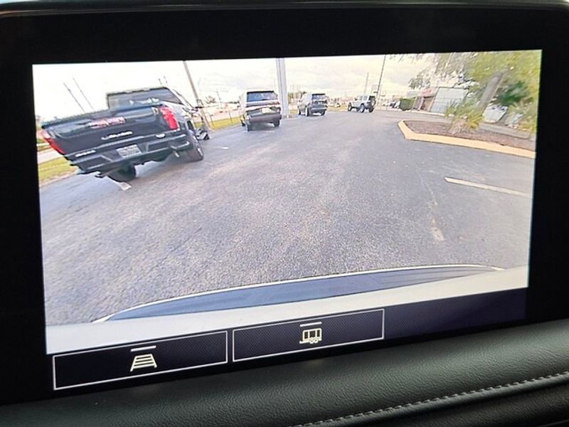 Used 2021 GMC Yukon SLE image 21