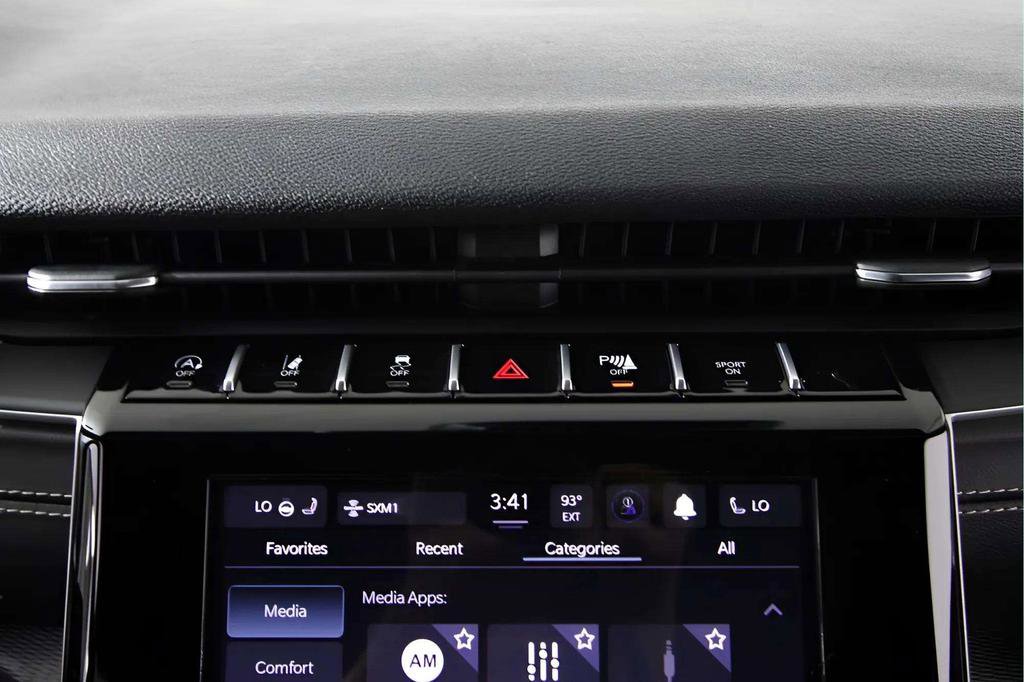 Used 2024 Jeep Grand Cherokee Altitude image 23