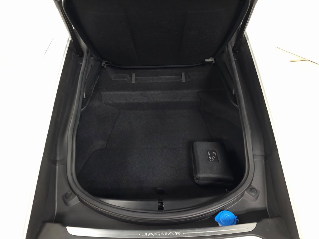 Used 2024 Jaguar F-TYPE R-Dynamic image 10