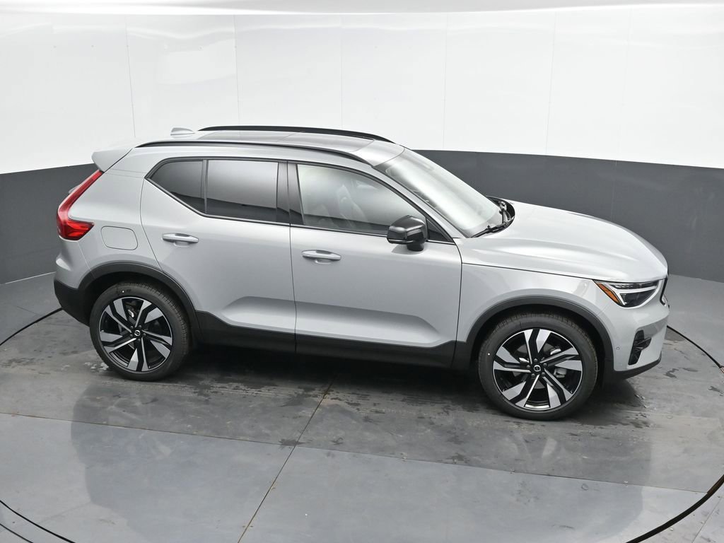 New 2025 Volvo XC40 B5 Ultra w/ Climate Package image 35