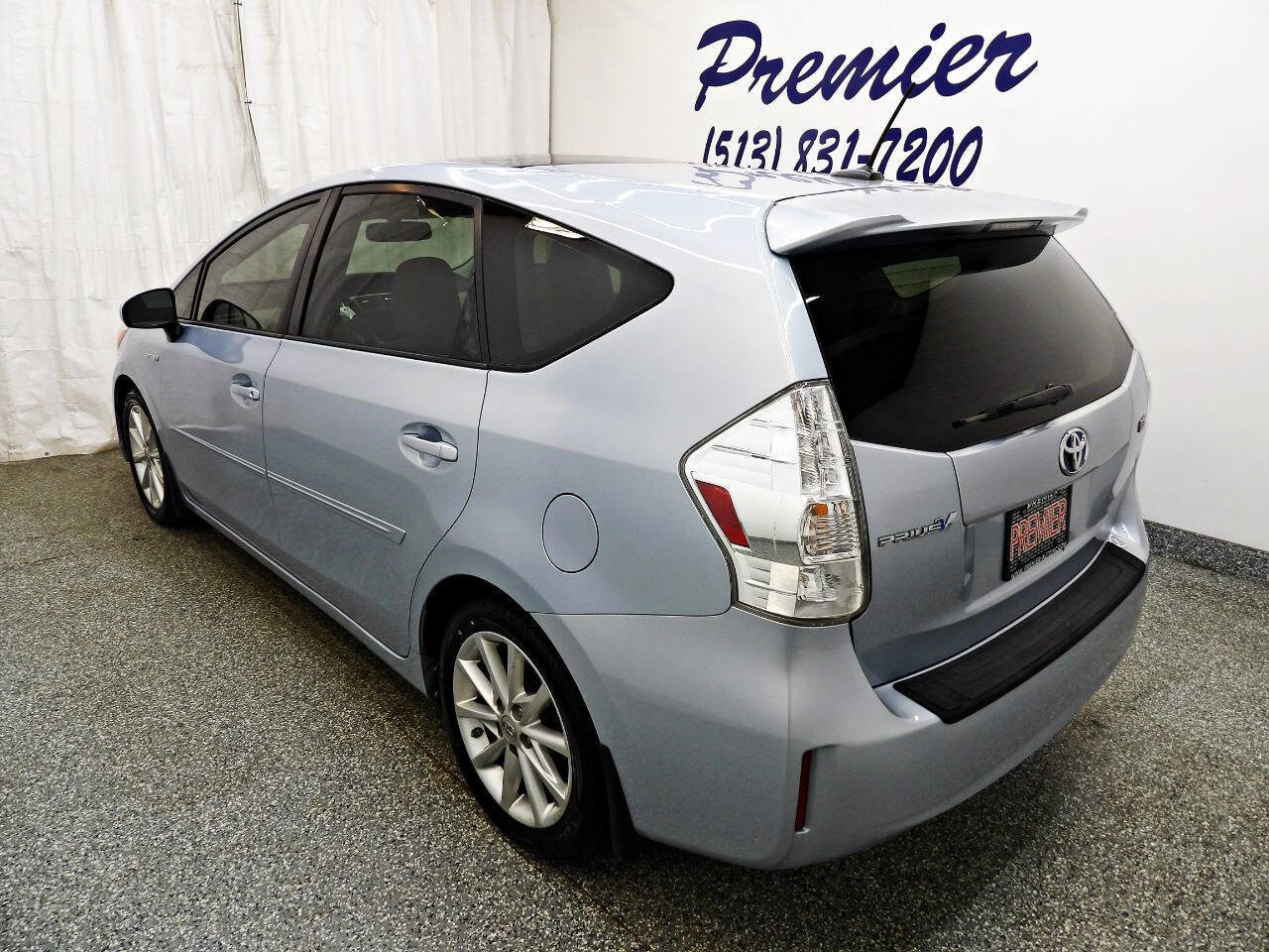 Used 2013 Toyota Prius V Five FWD image 4