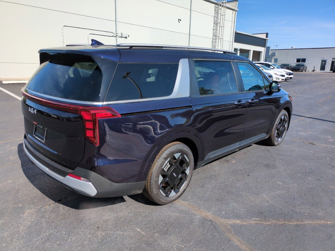 New 2026 Kia Carnival EX FWD image 7