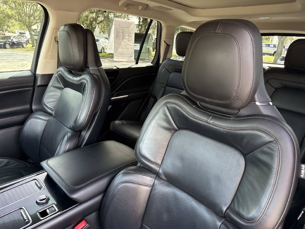Used 2023 Lincoln Aviator Reserve w/ Equipment Group 201A RWD image 22