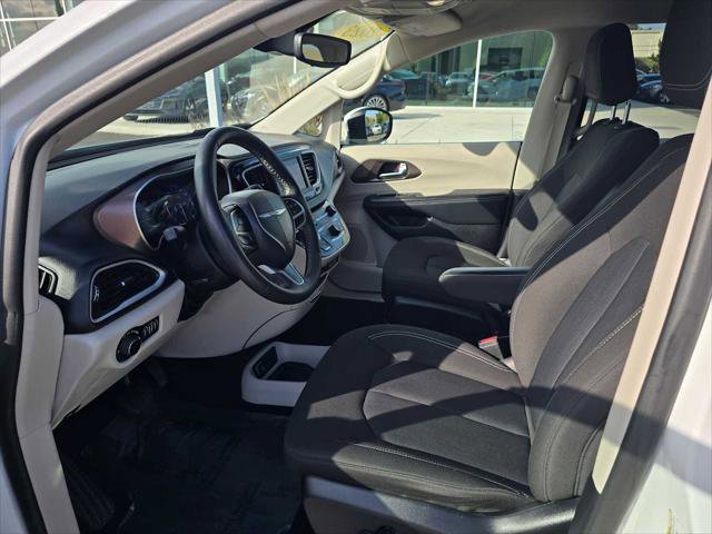 Used 2023 Chrysler Voyager LX FWD image 24