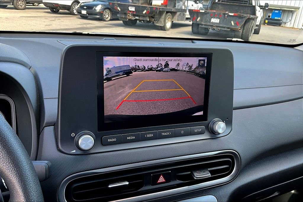 Used 2023 Hyundai Kona SE image 15