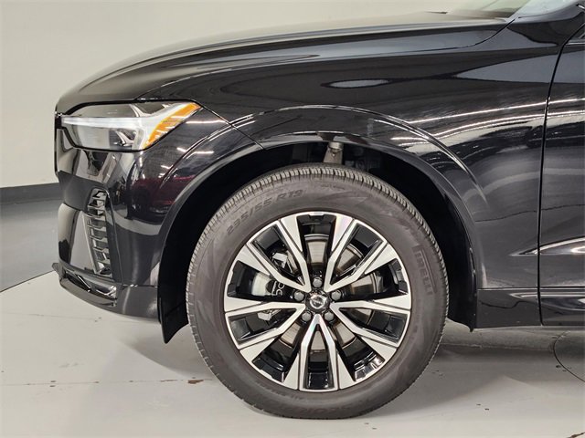 Used 2025 Volvo XC60 B5 Core image 10