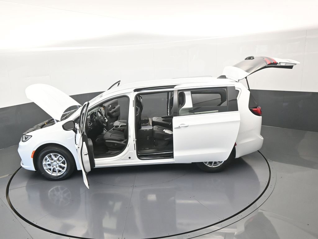 Used 2025 Chrysler Pacifica Select FWD image 61