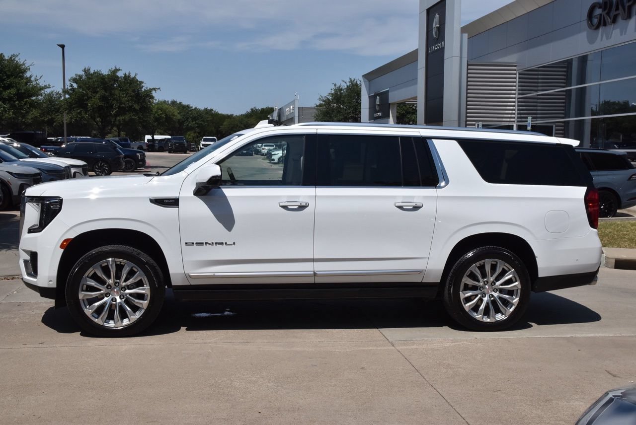 Used 2024 GMC Yukon XL Denali w/ Advanced Technology Package AWD/4WD image 12