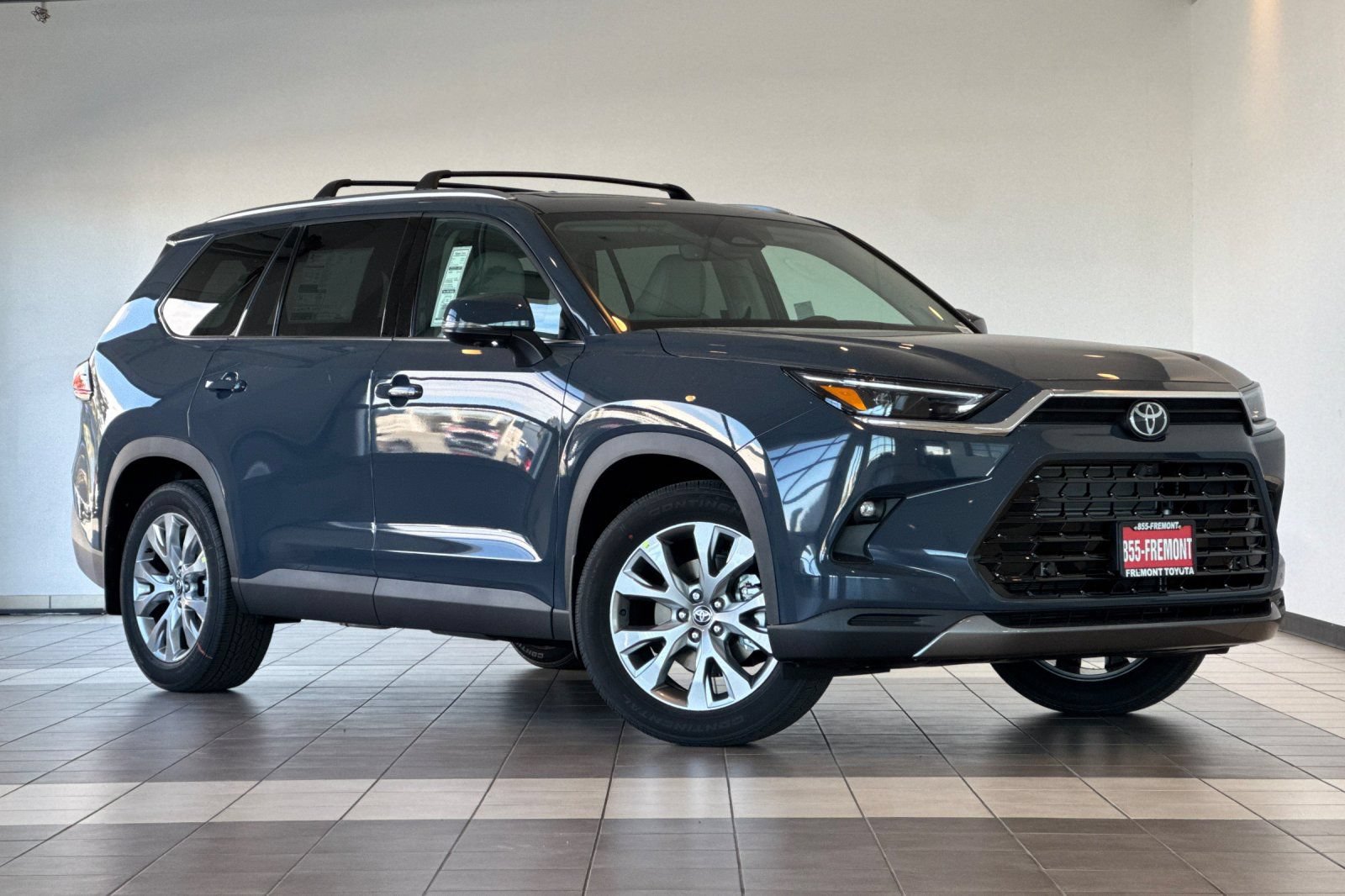 New 2026 Toyota Grand Highlander AWD Hybrid image 2