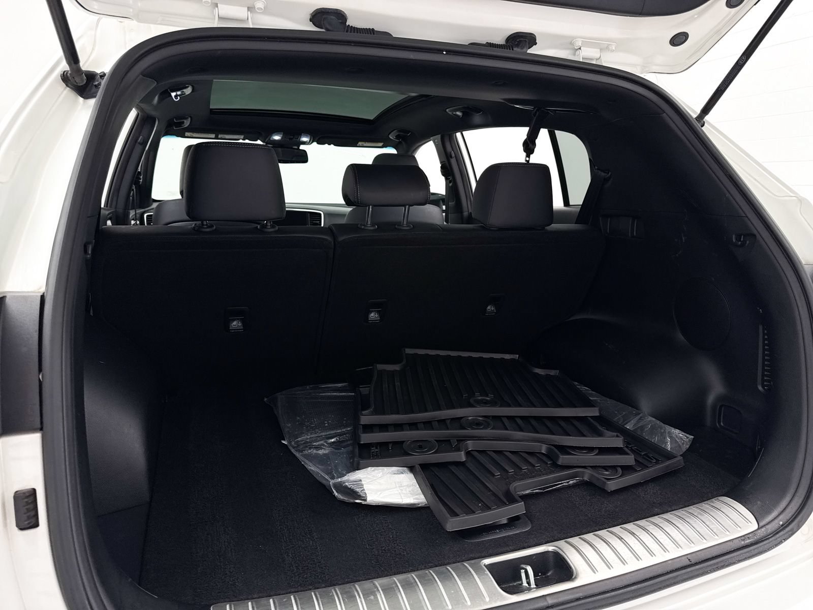 Certified 2022 Kia Sportage Nightfall Edition w/ Nighfall AWD Premium Package image 32