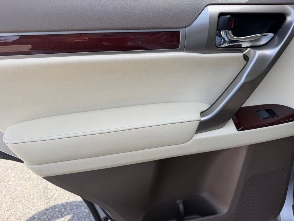 Used 2019 Lexus GX 460 Premium AWD/4WD image 13