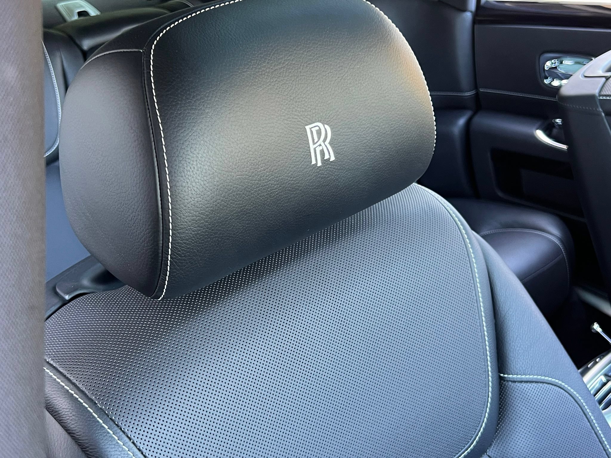 Used 2017 Rolls-Royce Ghost RWD image 38