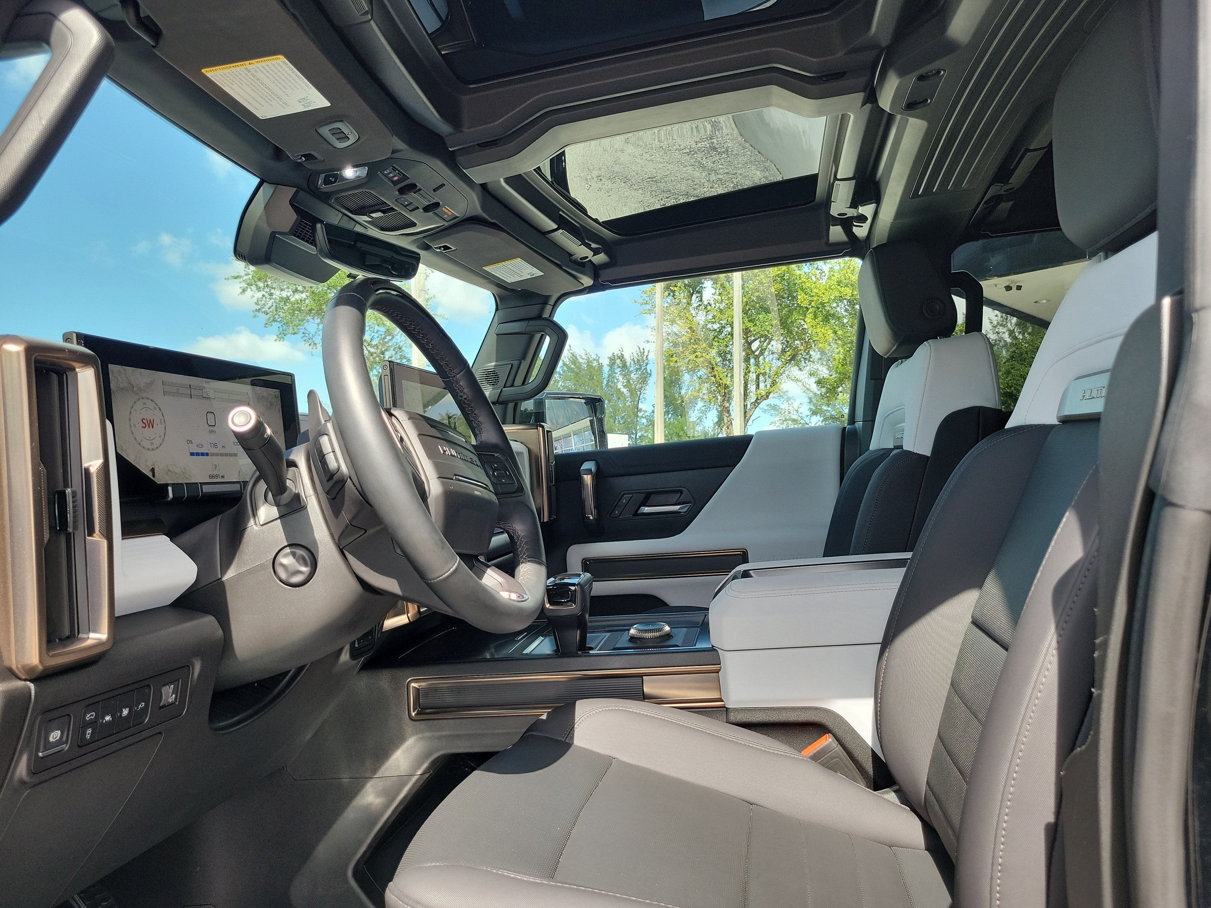 Used 2024 GMC Hummer EV 3X w/ LPO, Sport Package AWD/4WD image 12