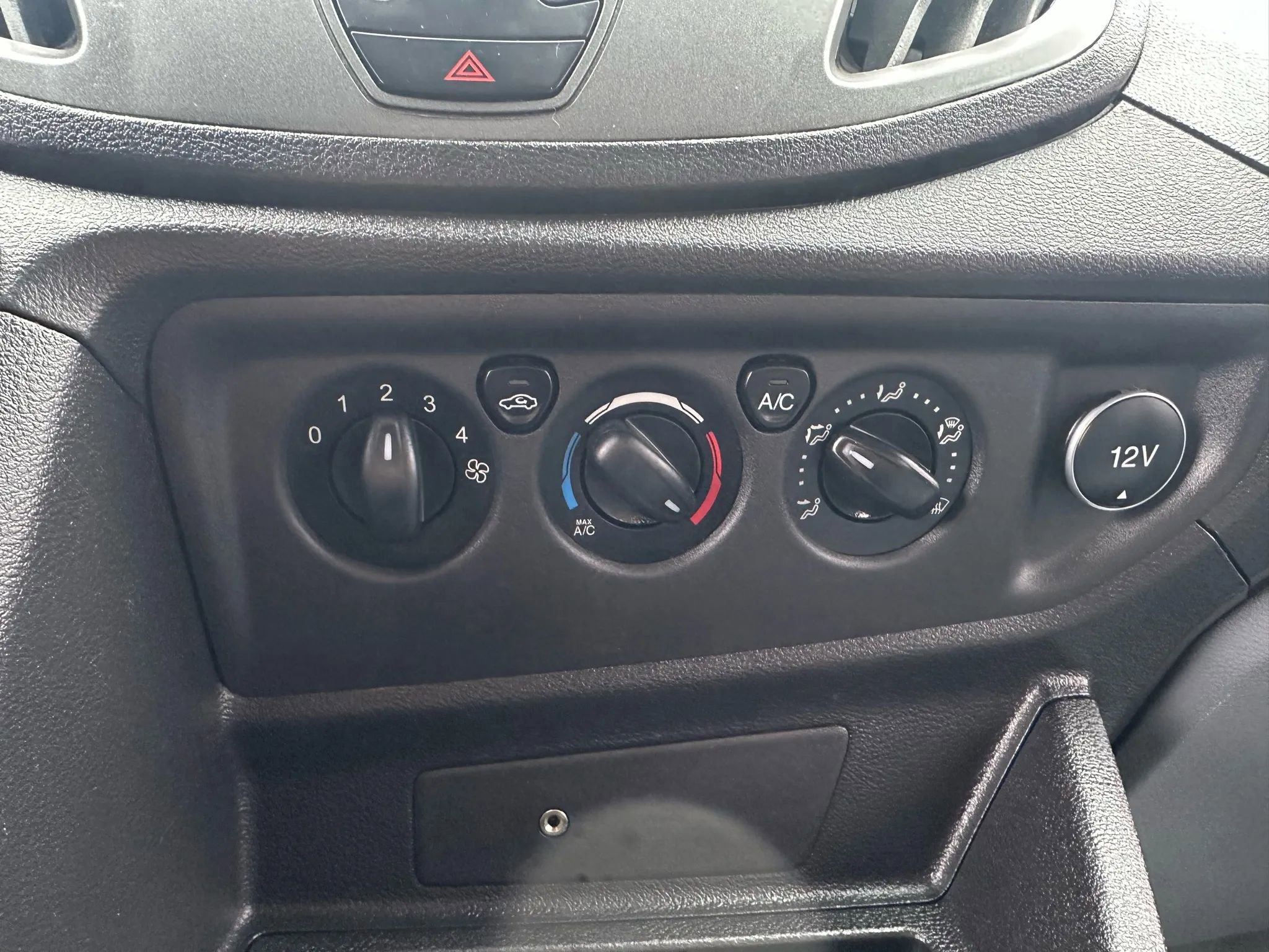 Used 2017 Ford Transit 350 XL image 28