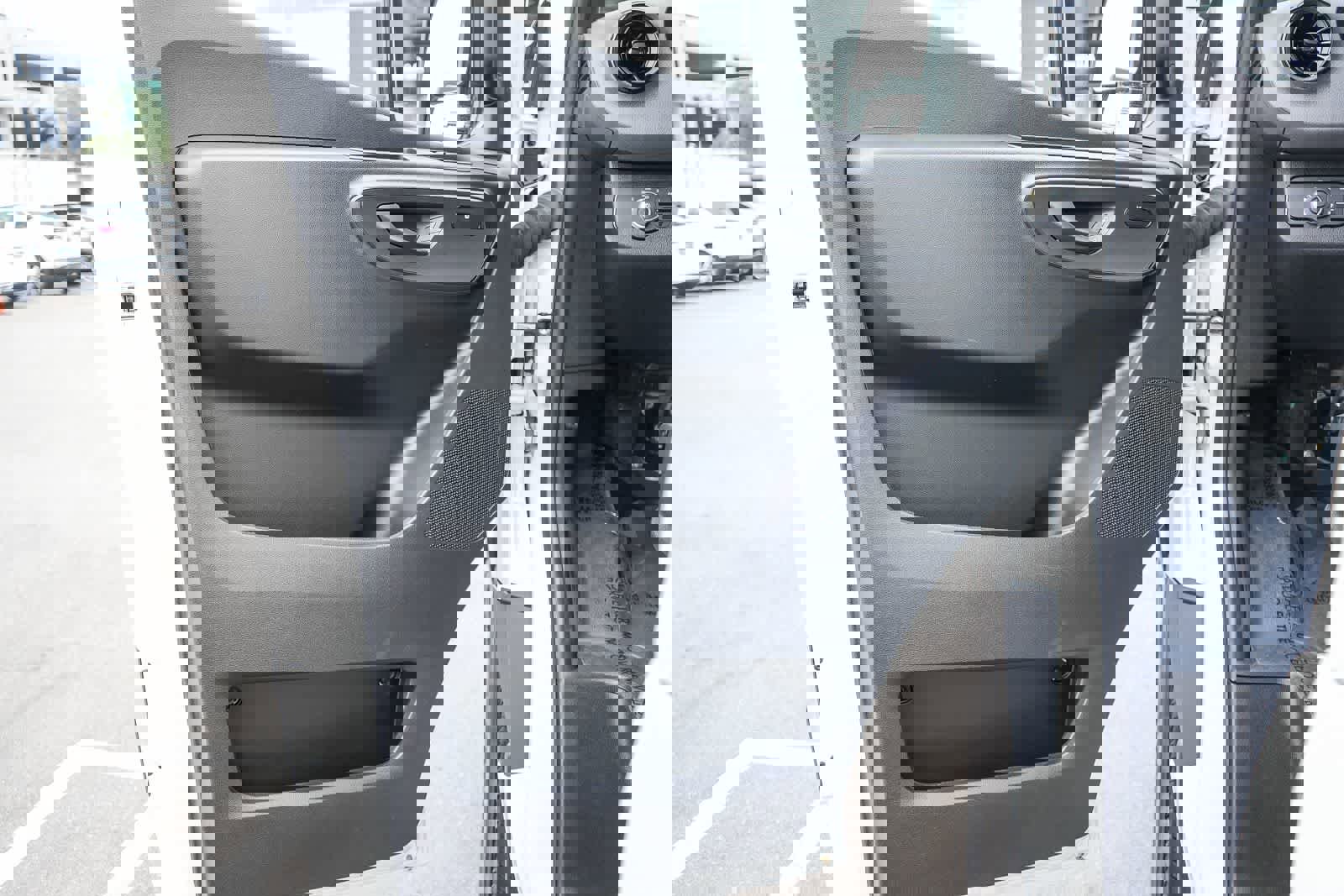 Used 2025 Mercedes-Benz Sprinter 2500 image 20