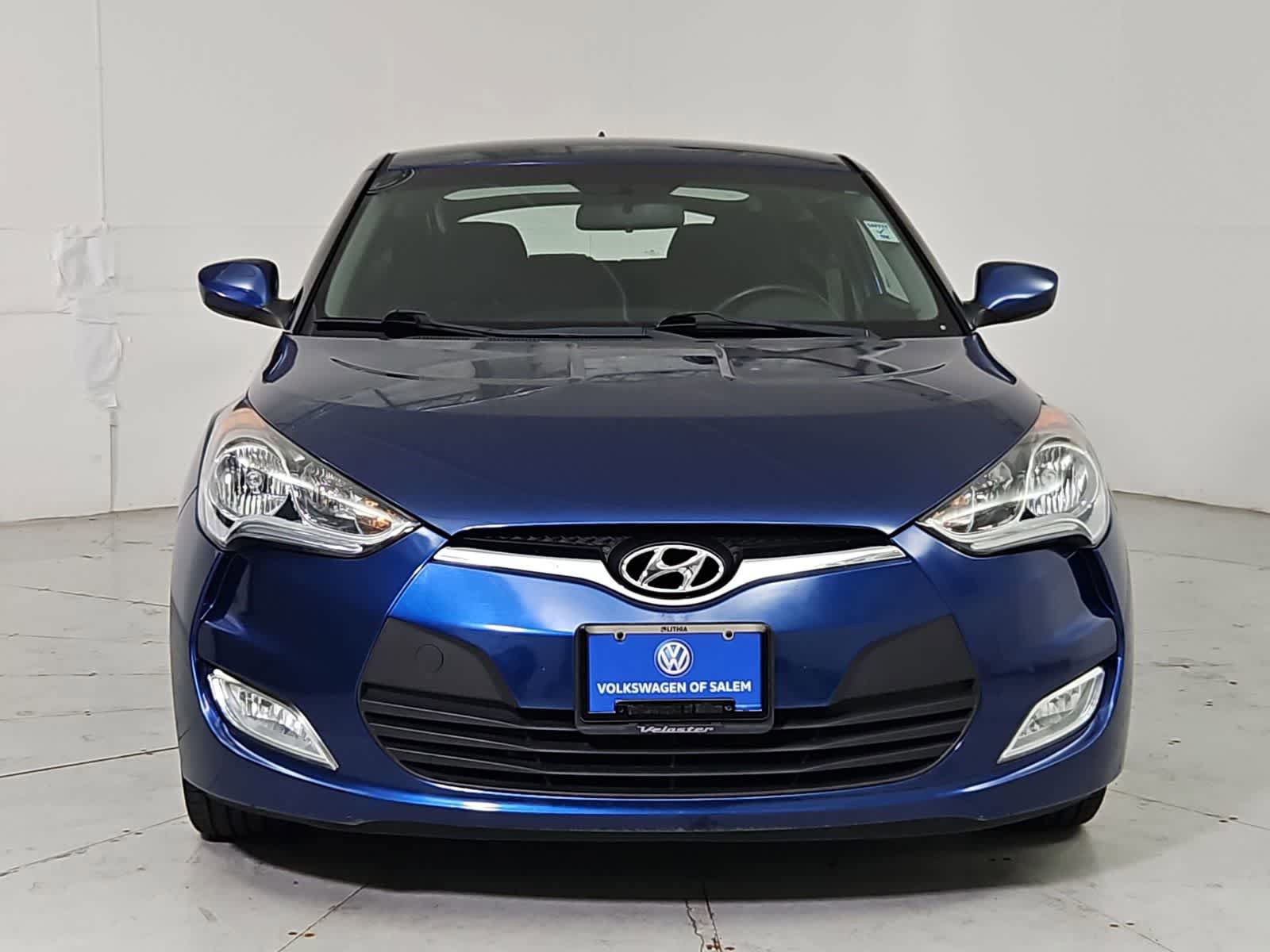 Used 2017 Hyundai Veloster image 9