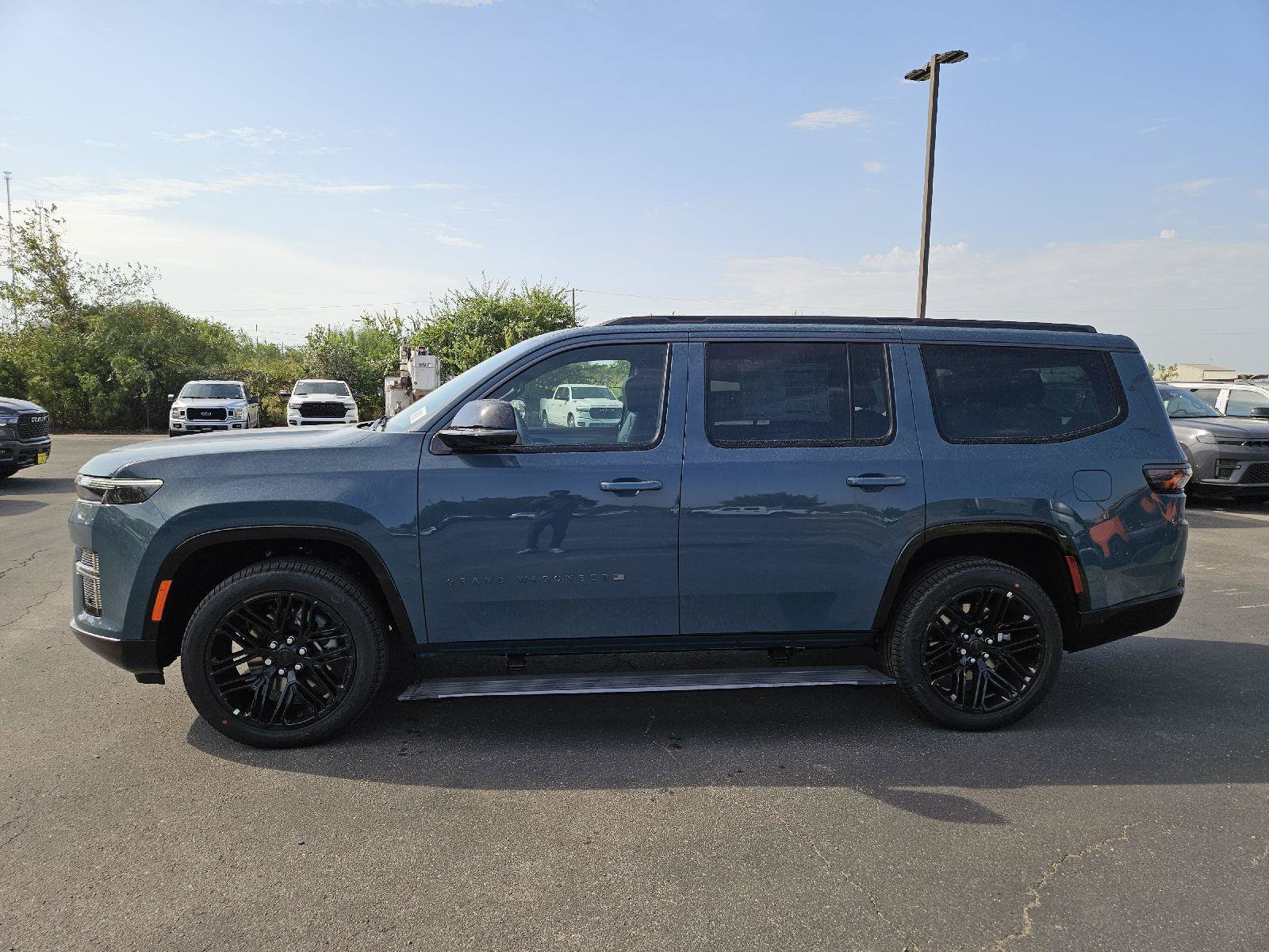 New 2026 Jeep Grand Wagoneer Limited AWD/4WD image 3