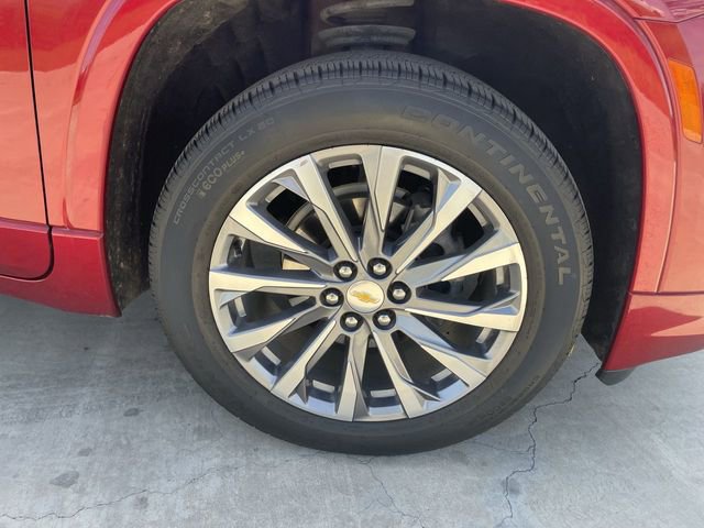 Used 2023 Chevrolet Traverse Premier FWD image 33