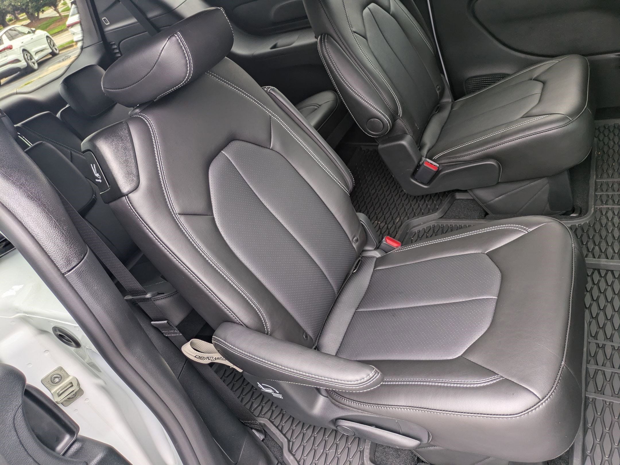 New 2026 Chrysler Pacifica Select image 26