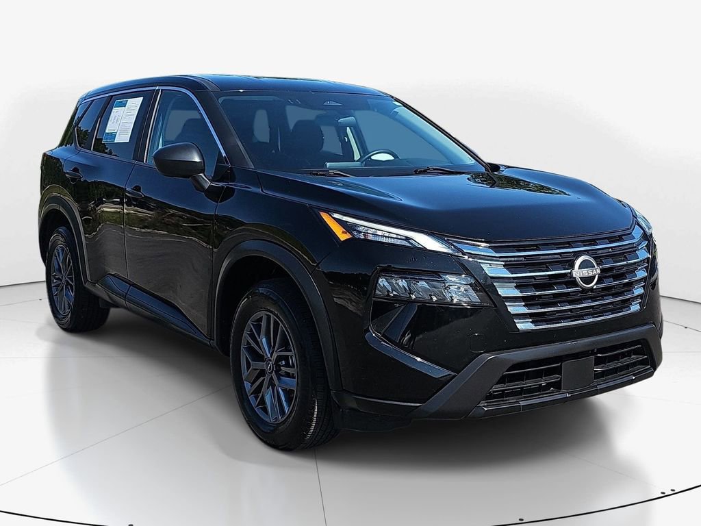 Used 2024 Nissan Rogue S FWD image 3