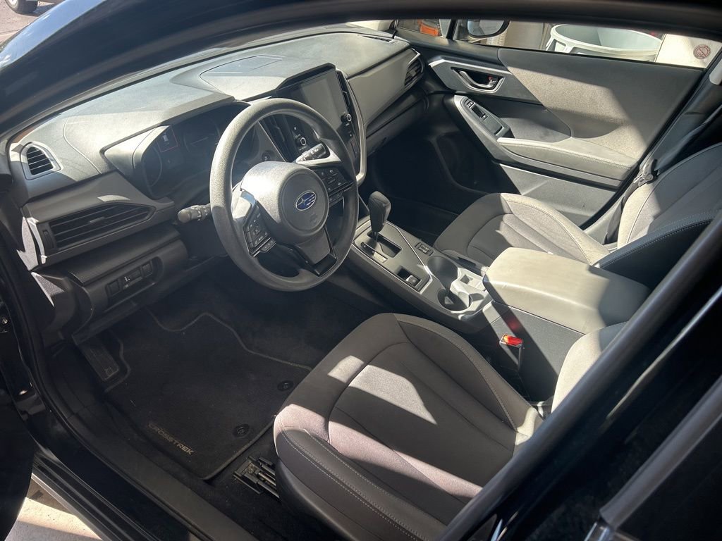 Used 2025 Subaru Crosstrek 2.0i Premium image 2
