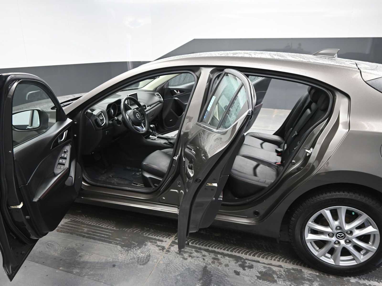 Used 2014 MAZDA MAZDA3 i Grand Touring image 17