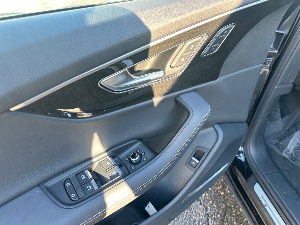 Used 2025 Audi Q7 3.0T Premium Plus image 26