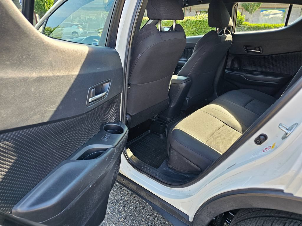 Used 2018 Toyota C-HR XLE FWD image 18