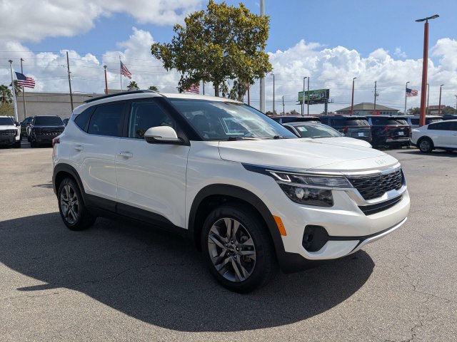 Used 2023 Kia Seltos S w/ Navigation Package FWD image 9