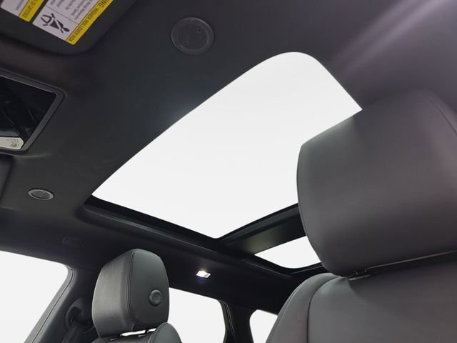 Used 2023 Land Rover Range Rover Evoque R-Dynamic SE image 30