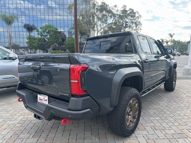 Used 2024 Toyota Tacoma Trailhunter image 3