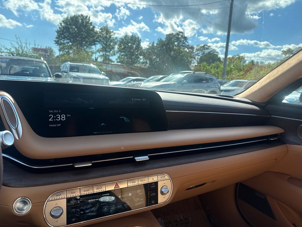Used 2025 Genesis G90 3.5T AWD/4WD image 10