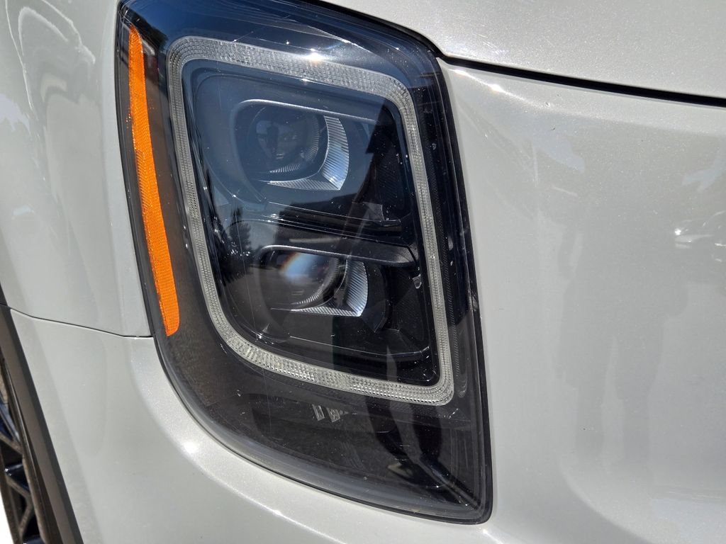Certified 2022 Kia Telluride SX w/ SX Prestige Package AWD/4WD image 35