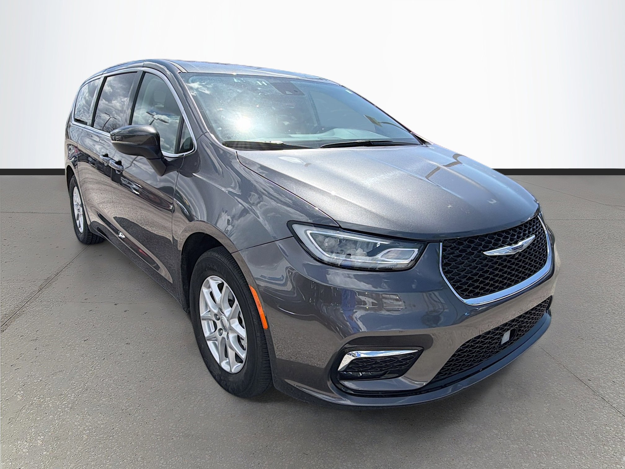 Used 2023 Chrysler Pacifica Touring-L
