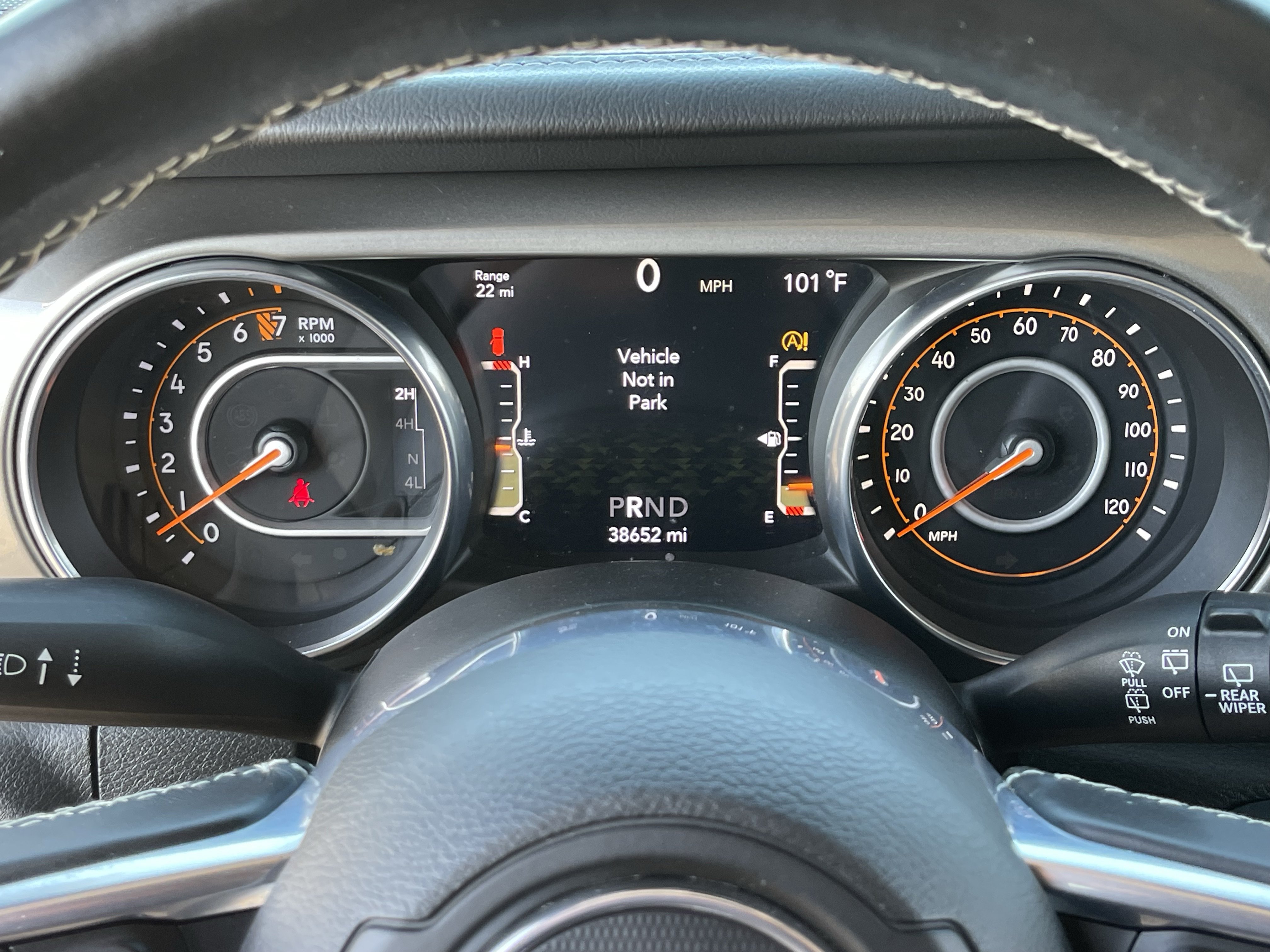 Used 2018 Jeep Wrangler Unlimited Sahara w/ Uconnect 4C Nav & Sound Group AWD/4WD image 27