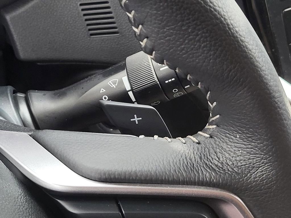 Certified 2025 Subaru Ascent Premium image 28