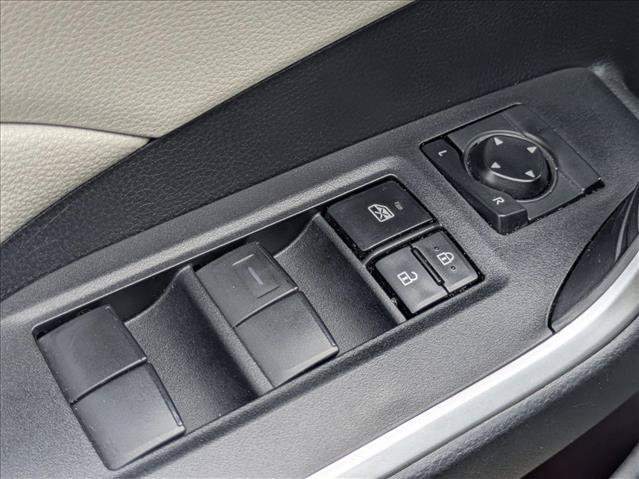 Used 2021 Toyota RAV4 XLE w/ Convenience Package FWD image 15