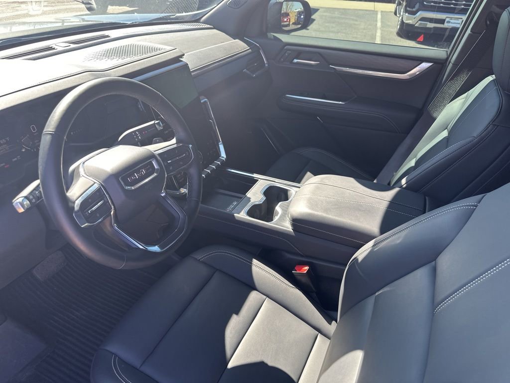 Used 2025 GMC Acadia Elevation w/ Elevation Premium Package image 13