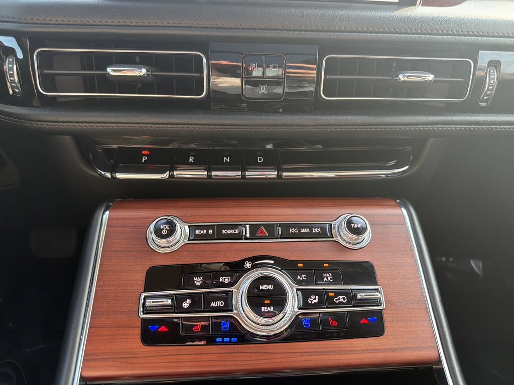 Certified 2023 Lincoln Aviator Grand Touring w/ Equipment Group 301A AWD/4WD image 29