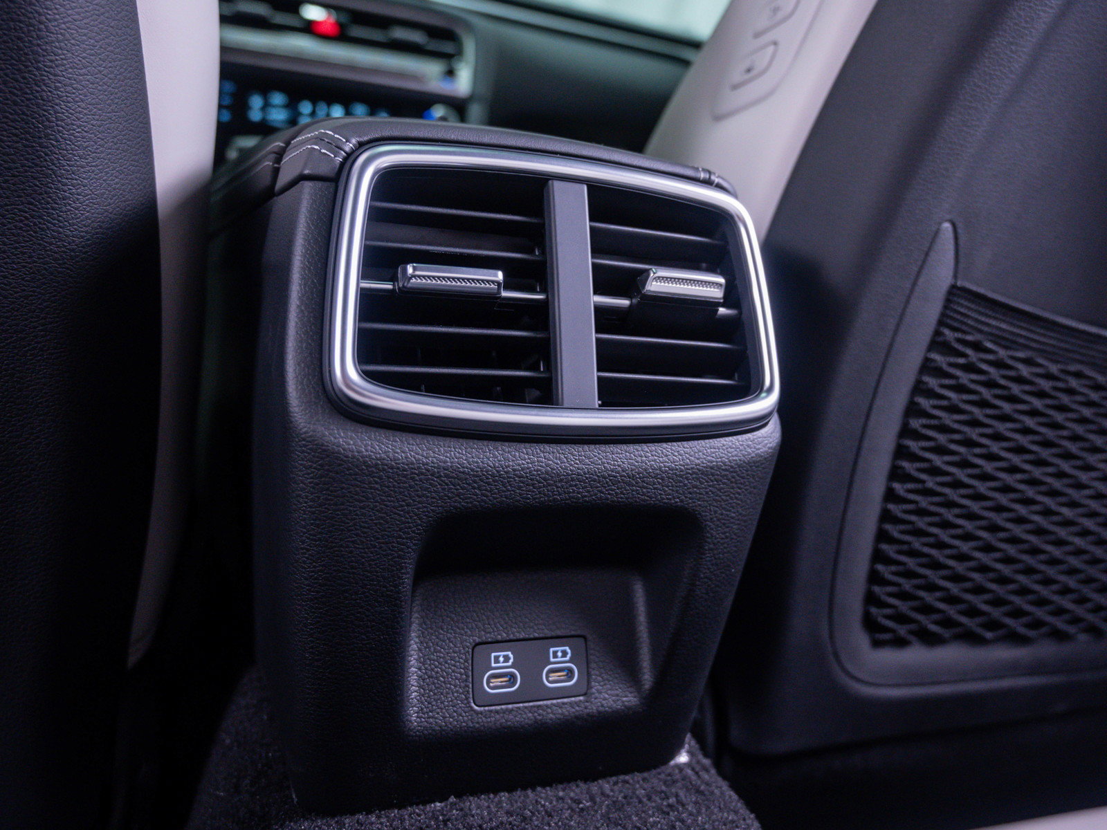 Used 2025 Genesis G70 3.3T Advanced image 16