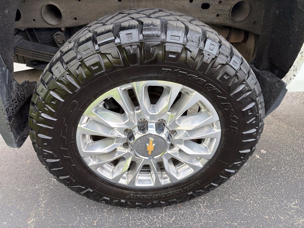 Used 2015 Chevrolet Silverado 2500 LTZ w/ LTZ Plus Package AWD/4WD image 15