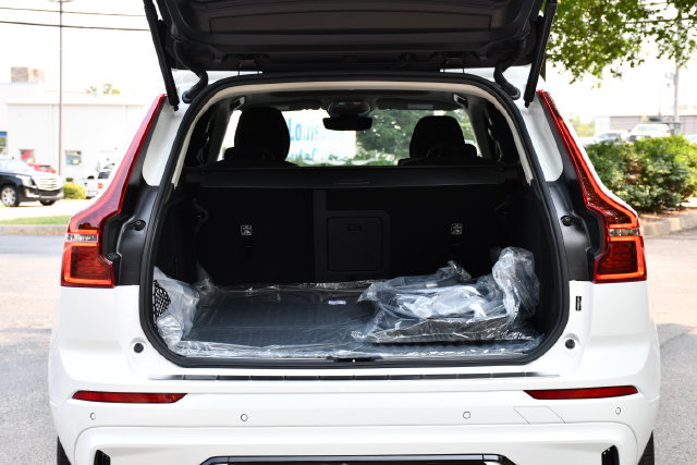 New 2026 Volvo XC60 T8 Plus w/ Climate Package PRO AWD/4WD image 26