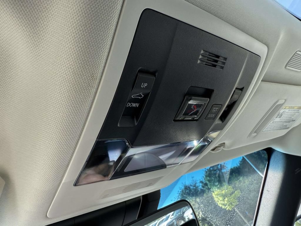 Used 2025 Lexus ES 350 w/ Premium Package FWD image 25