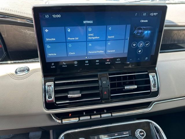 Used 2022 Lincoln Navigator Reserve image 34