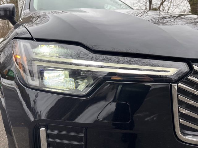 New 2026 Volvo XC90 B6 Plus w/ Protection Package Premier image 9